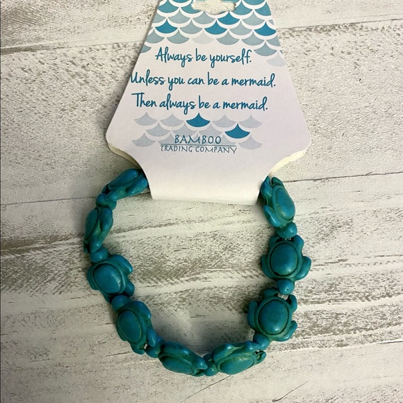 Sea Turtle Stretch Stacking Bracelet - Picture 4 of 4